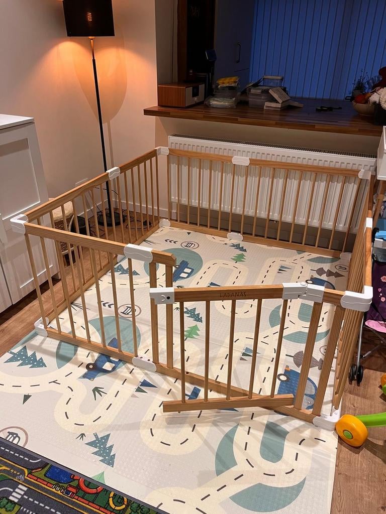 Houten baby/peuter grondpark, Kinderen en Baby's, Babyparken, Ophalen, Zo goed als nieuw, Vierkant