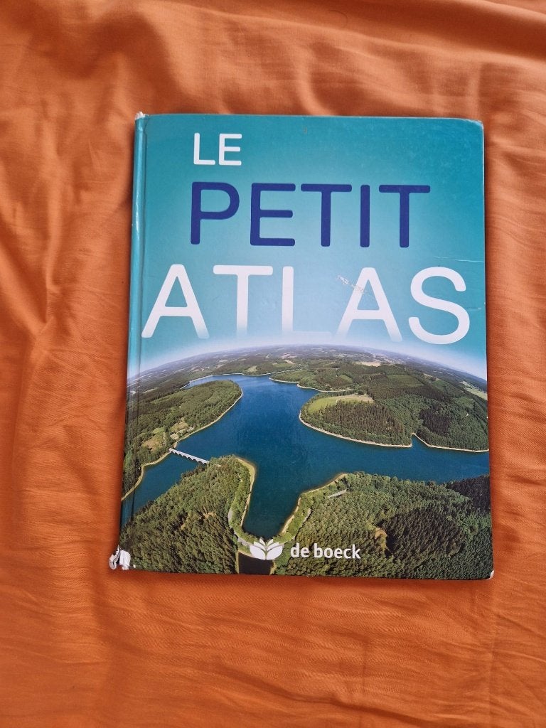 Le petit Atlas - De Boeck - en bon état, 2000 tot heden, Landkaart, Wereld, Ophalen