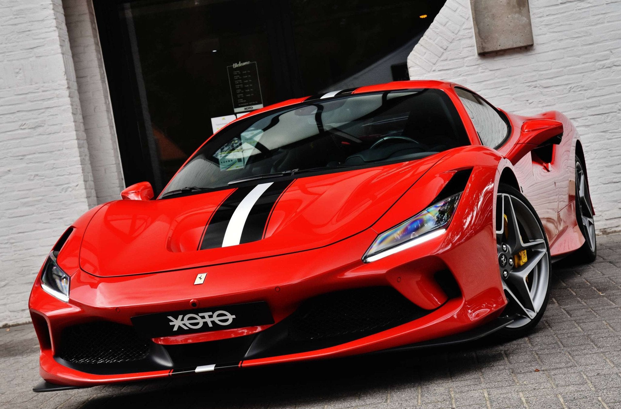 Ferrari F8 Tributo 3.9 V8 BiTurbo F1 (EU6c) * BELGIAN CAR /, Auto's, Automaat, Gebruikt, 292 g/km, 721 pk