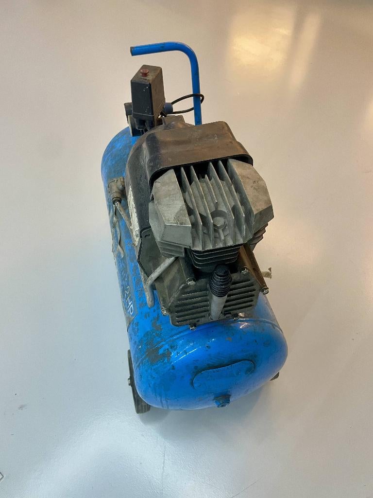 Compresseur d’air Dyto 50L - 2HP (1,5 kW), Bricolage & Construction, Compresseurs, Enlèvement, 200 à 400 litres/min, Utilisé, 6 à 10 bars