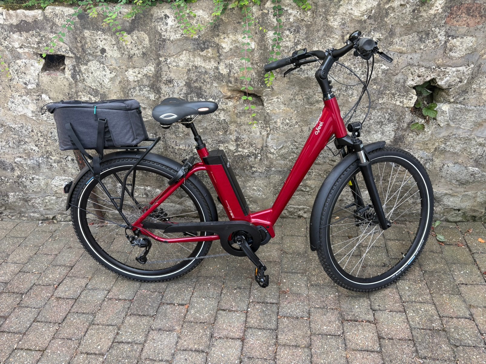 O2 FEEL RODE ELEKTRISCHE FIETS, Ophalen, Zo goed als nieuw