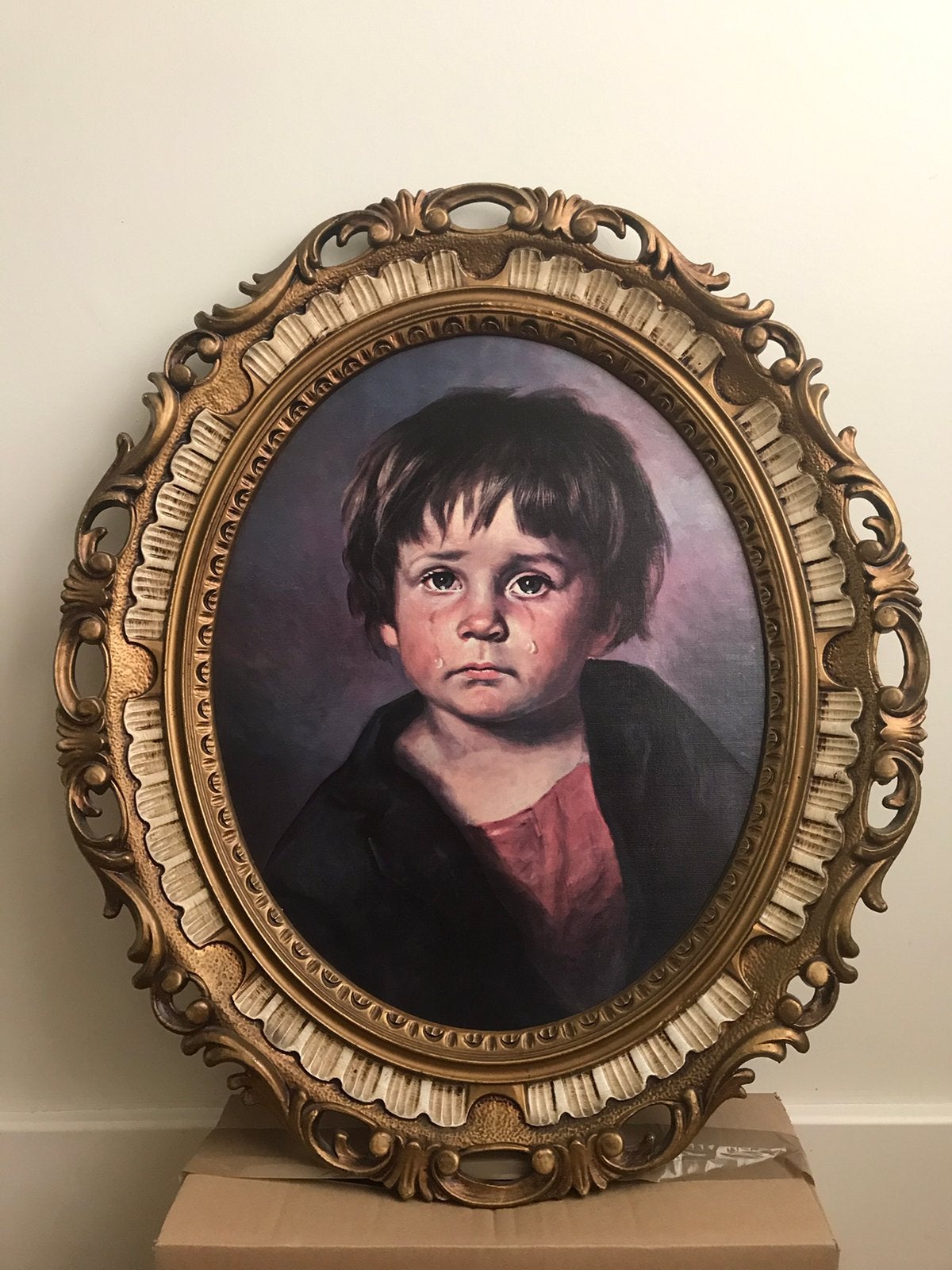 Grote lijst kader ovaal huilend kind Crying boy retro kitch, Antiek en Kunst, Ophalen