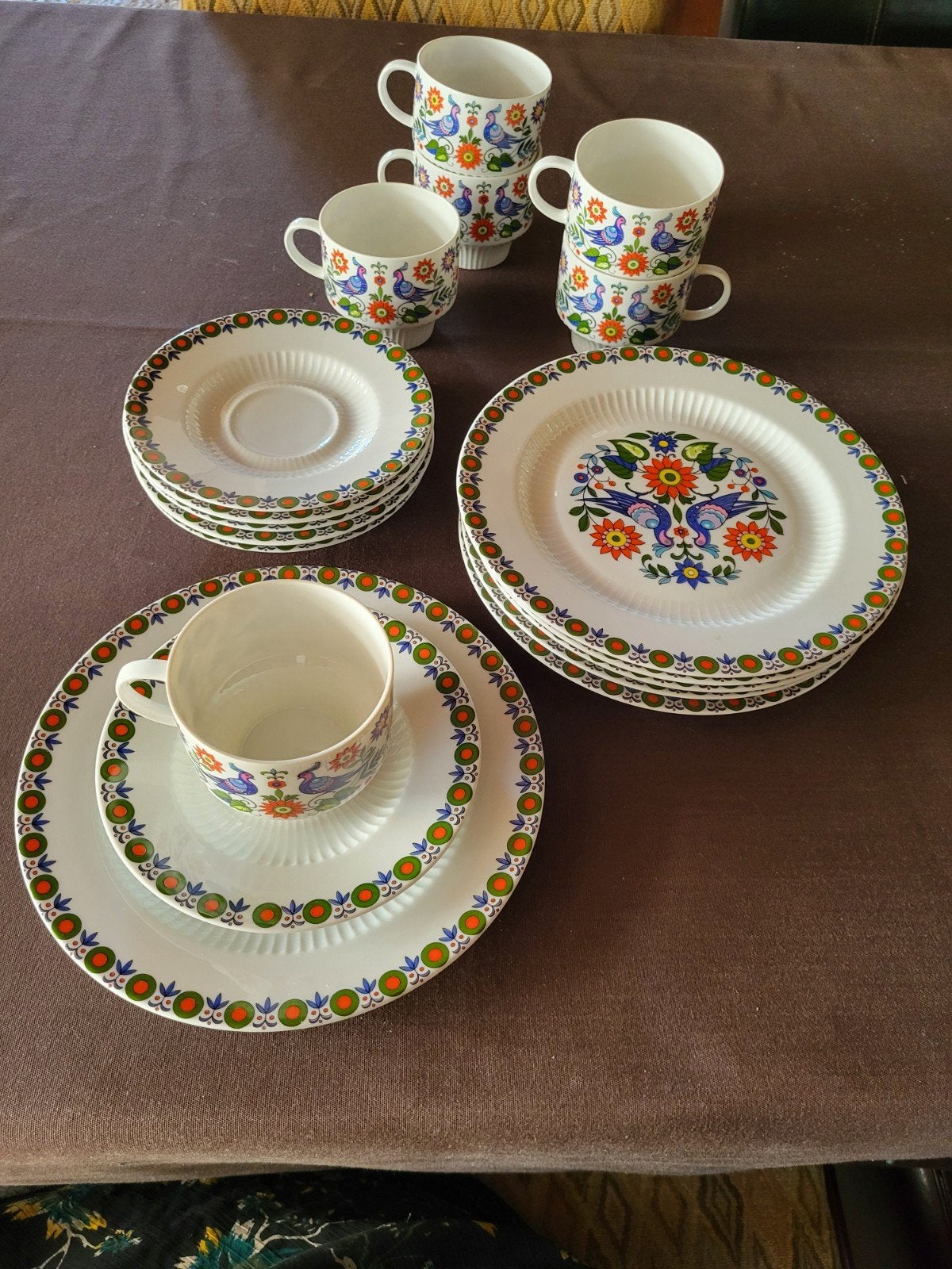 Kaiser porselein 6 kopjes, 6 onderbordjes, 6 dessertborden, Antiek en Kunst, Antiek | Servies compleet, Ophalen