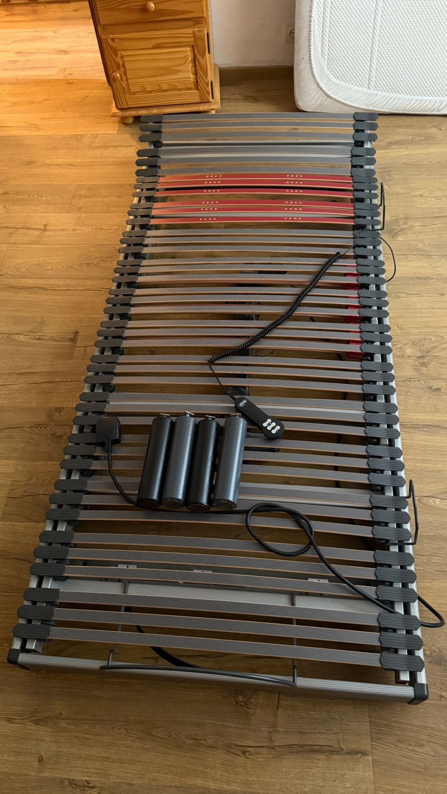 2 lits electriques BEKA + matelas MAGNITUDE oxygene +, Maison & Meubles, Enlèvement, Comme neuf, Matelas