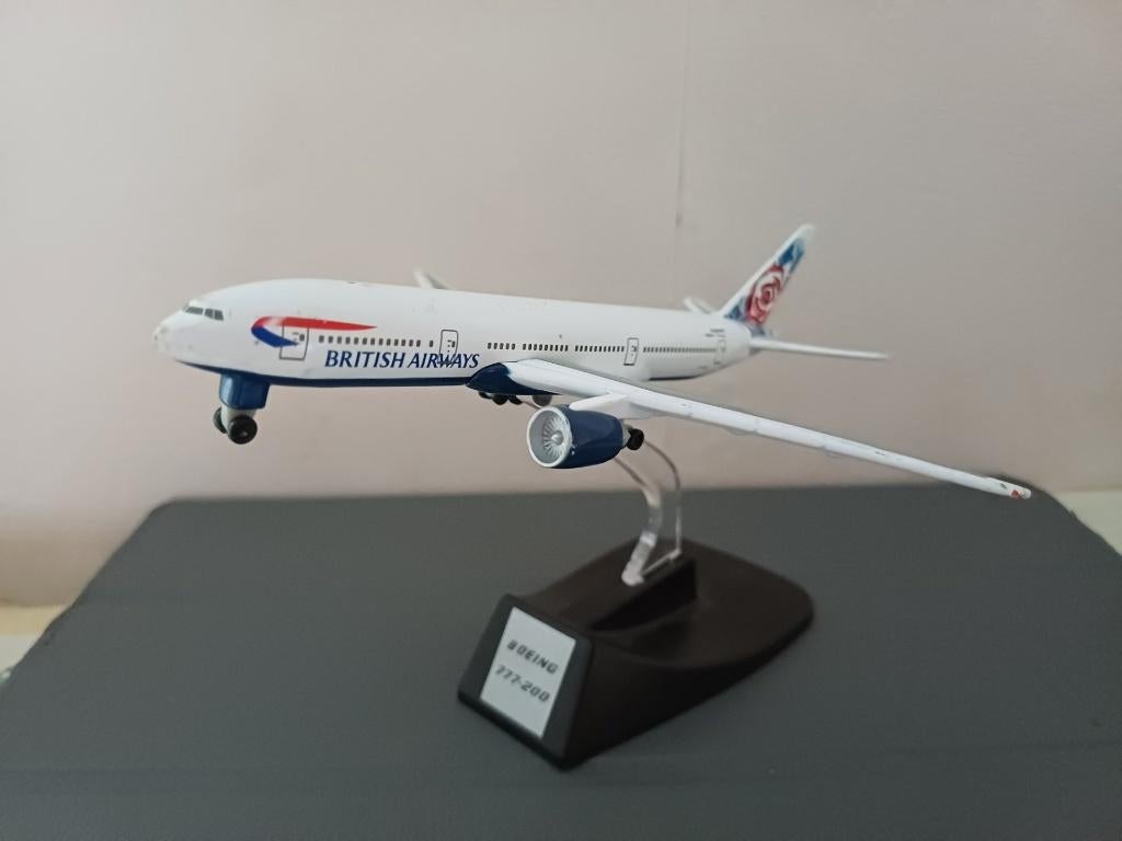 vliegtuig miniatuur in metaal prijs is voor de 2 stuks, Verzamelen, Ophalen, Gebruikt