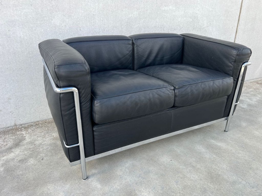 Cassina Le Corbusier 2-zit, 2x, Design, Tweepersoons, Ophalen of Verzenden, Zo goed als nieuw
