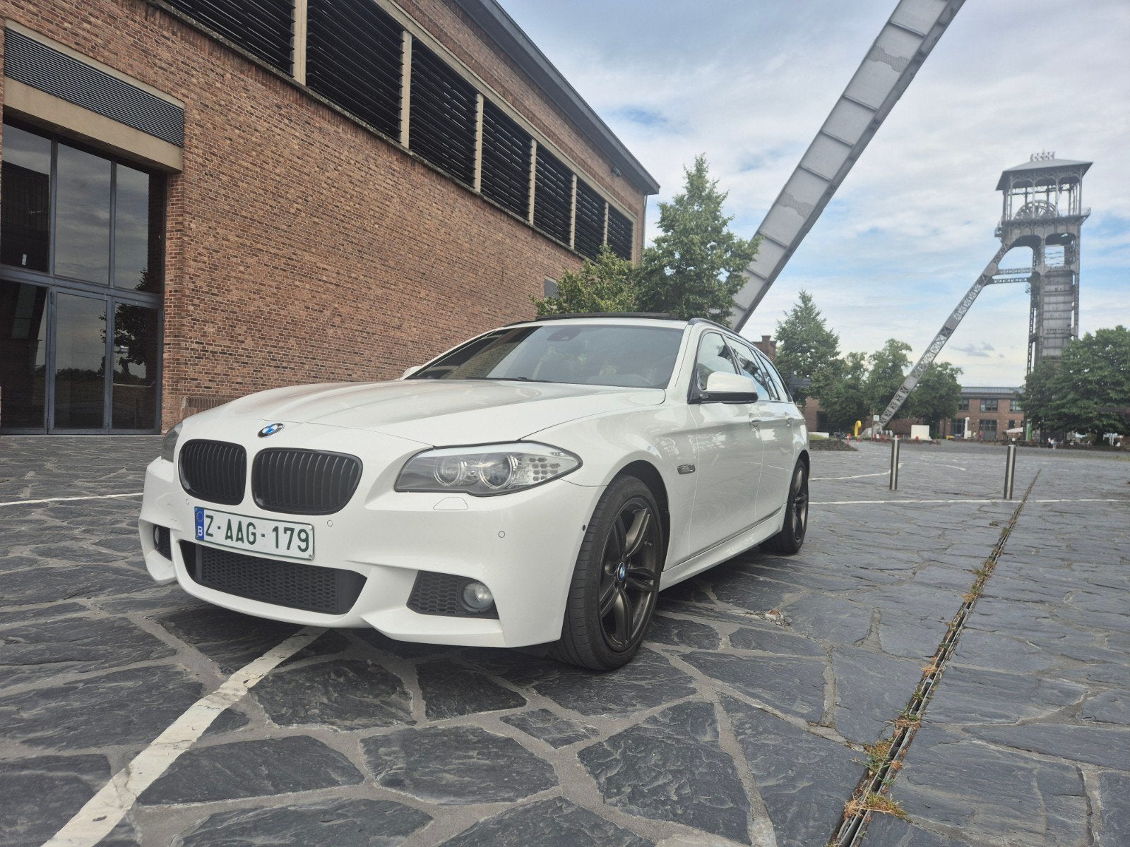 BMW 520 I PETROL M-PACK EN PARFAIT ÉTAT, PREMIER PROPRIÉTAI, Cuir, 135 kW, Boîte manuelle, Noir