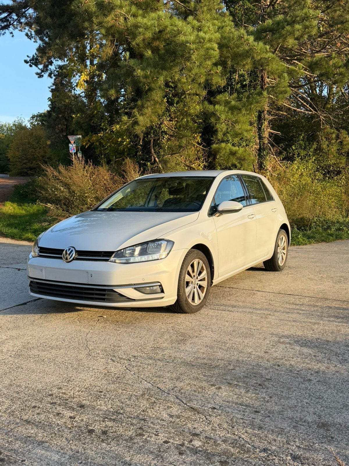 Volkswagen Golf 7.5 Prete à Immatriculer Blanc Oryx, Voorwielaandrijving, Dealer onderhouden, Stof, Wit