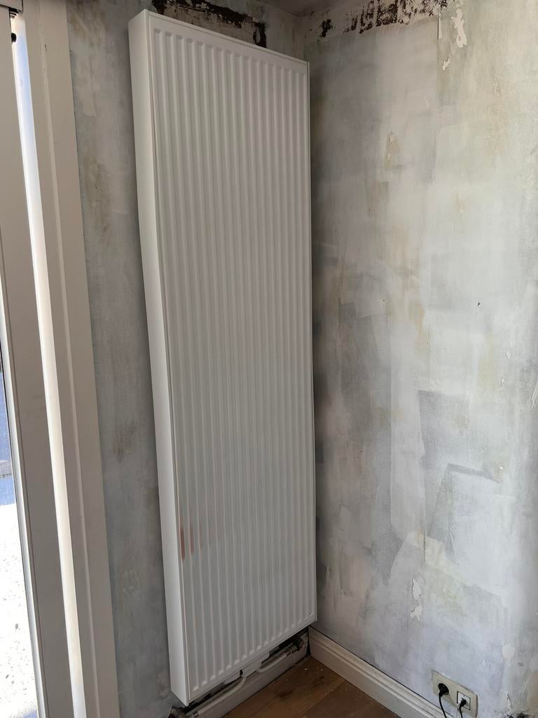 Desco uni 8 verticale radiator 2 jaar oud., Ophalen, Zo goed als nieuw, Radiator