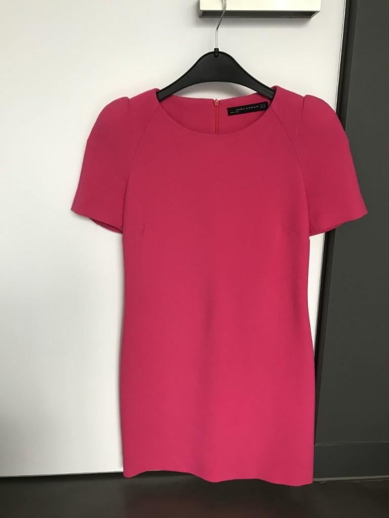 Fushia kleed met schoudervulling maat xs, Kleding | Dames, Zara, Ophalen of Verzenden, Zo goed als nieuw, Roze