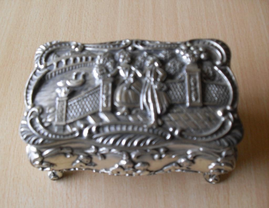 Boîte à bijoux, Enlèvement