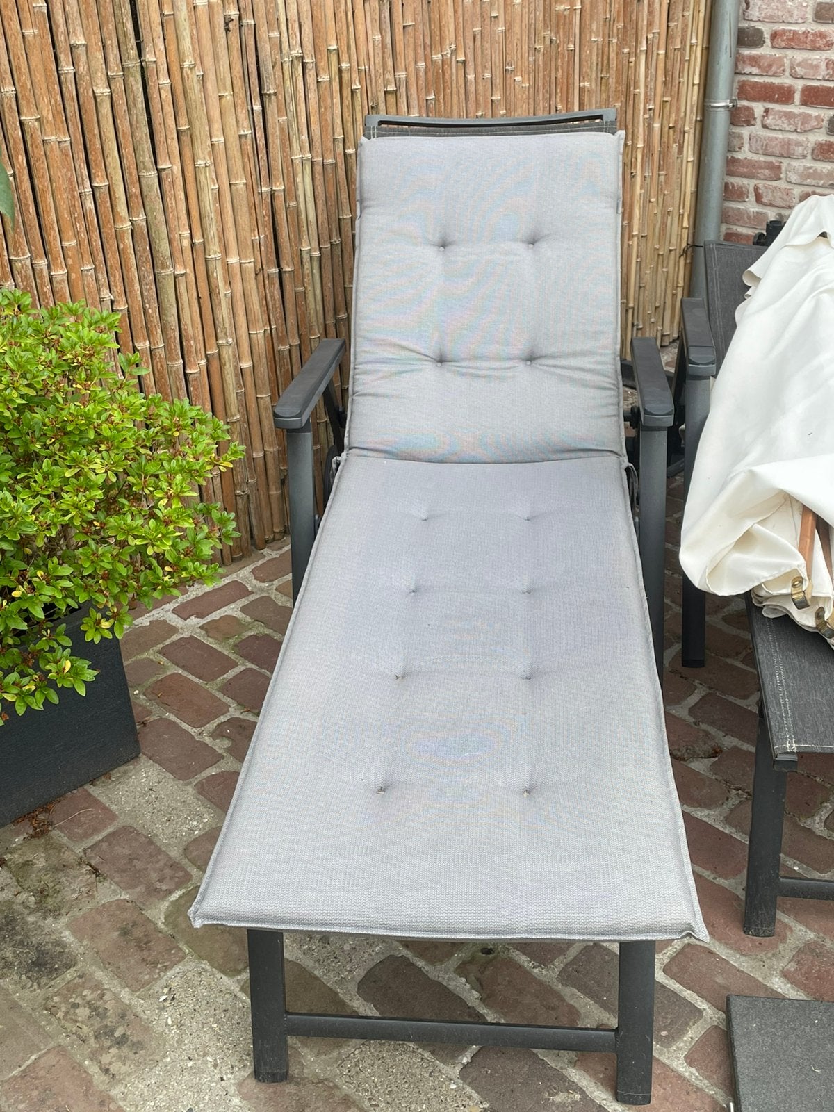 2 verstelbare ligstoelen met kussens, Enlèvement, Utilisé