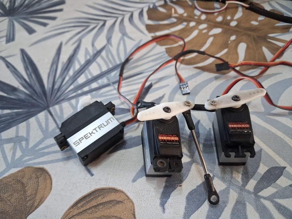 servos helicoptere rc, Ophalen, Zo goed als nieuw, Elektro, Helikopter