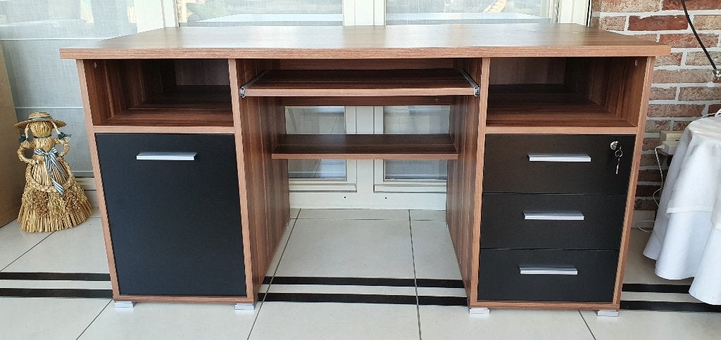 Bureau Walnoot/Zwart, Ophalen, Demontabel, Gebruikt, Bruin
