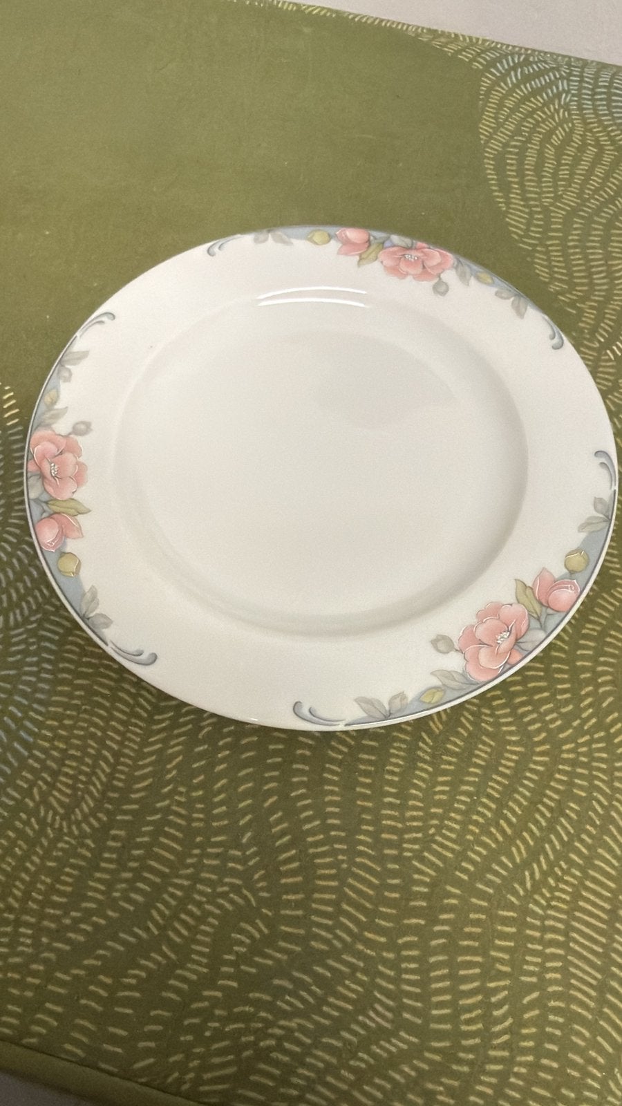 Porselein servies van eten tem koffie, Huis en Inrichting, Ophalen, Zo goed als nieuw, Porselein, Compleet servies
