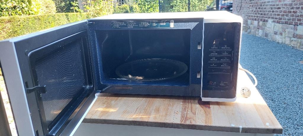 Microgolf, Elektronische apparatuur, Ophalen, Zo goed als nieuw, Vrijstaand, Microgolfoven