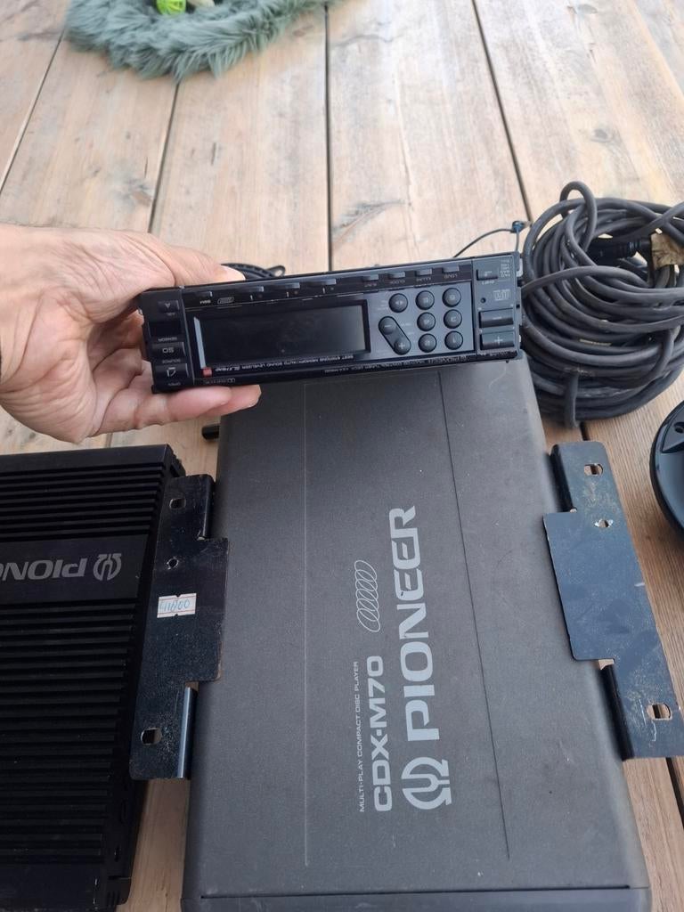 Cassette radio Pioneer avec changeur de CD, amplificateur et, Enlèvement