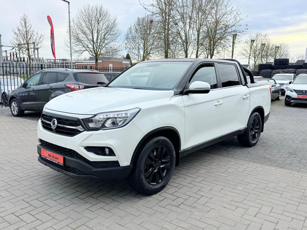 Ssangyong Musso Quarts 4WD 2.2d Autm 1j garantie 181PK, Auto's, SsangYong, Automaat, https://public.car-pass.be/vhr/6c70d6d9-be27-4552-b81c-d8713dd8909c