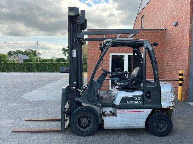 nissan 2.5 ton diesel, Ophalen, Diesel, Heftruck, Nissan