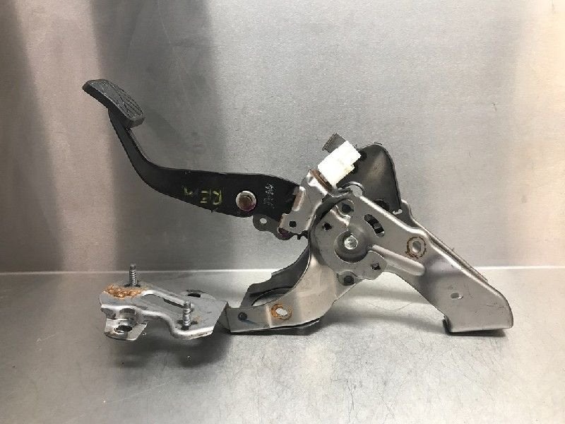 PEDALE DE FREIN ABS Suzuki Swift (ZC / ZD) (01-2017/-), Utilisé, Suzuki