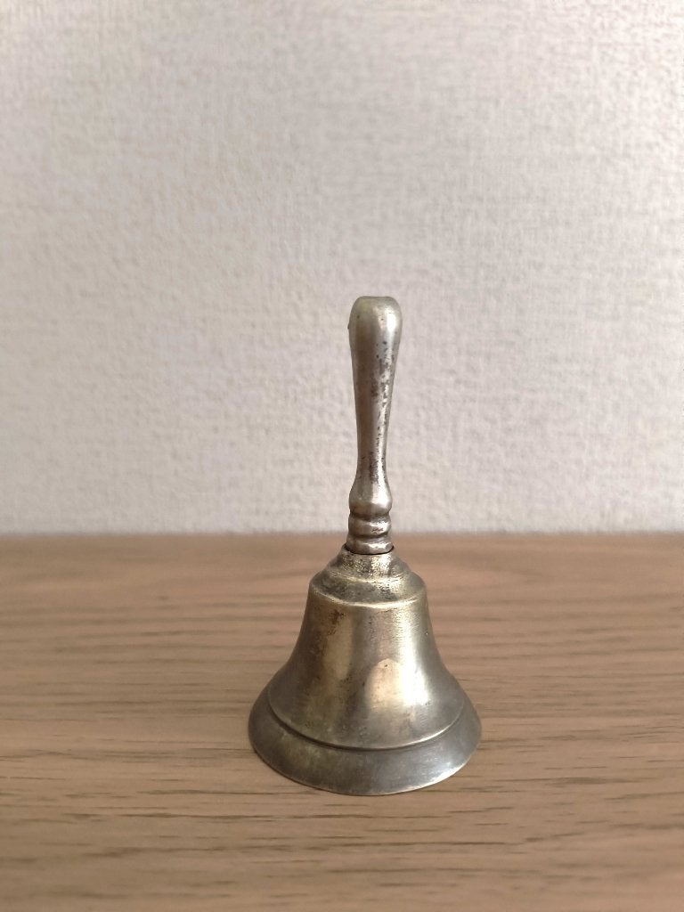 vintage handbel, Ophalen