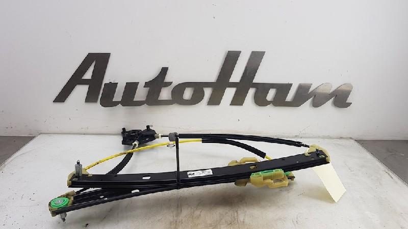 VITRE MECANISME AVANT DROIT Q3 (8UB / 8UG) (|8U0837462|), Brose SE, Audi, Info@brose.com, Utilisé