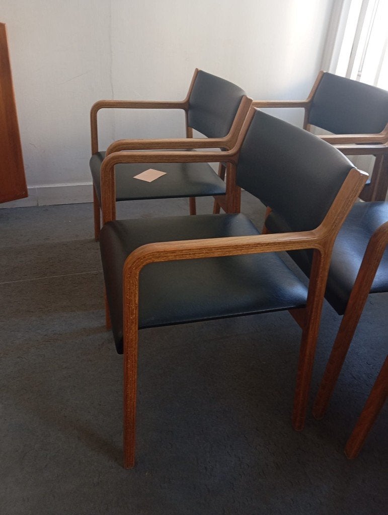 Lot de 12 chaises années 60-70 teck et simili, Maison & Meubles, Enlèvement, Mid-century, Bois, Noir