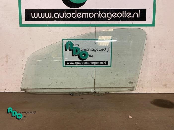 Vitre portière 4portes avant gauche d'un Toyota Aygo (Aygo, -, 3 mois de garantie, Toyota, Utilisé