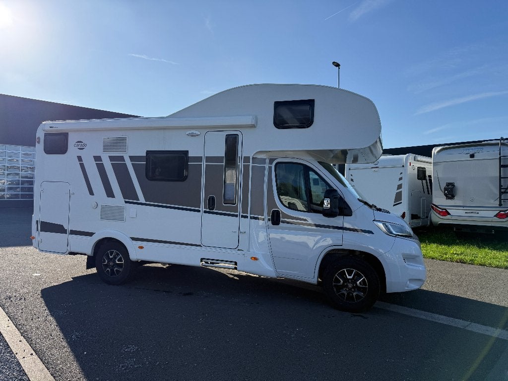 Carado Hymer A 361, permis B & 6 places assises, Siège de train, Fiat, Boîte manuelle, Jusqu'à 6
