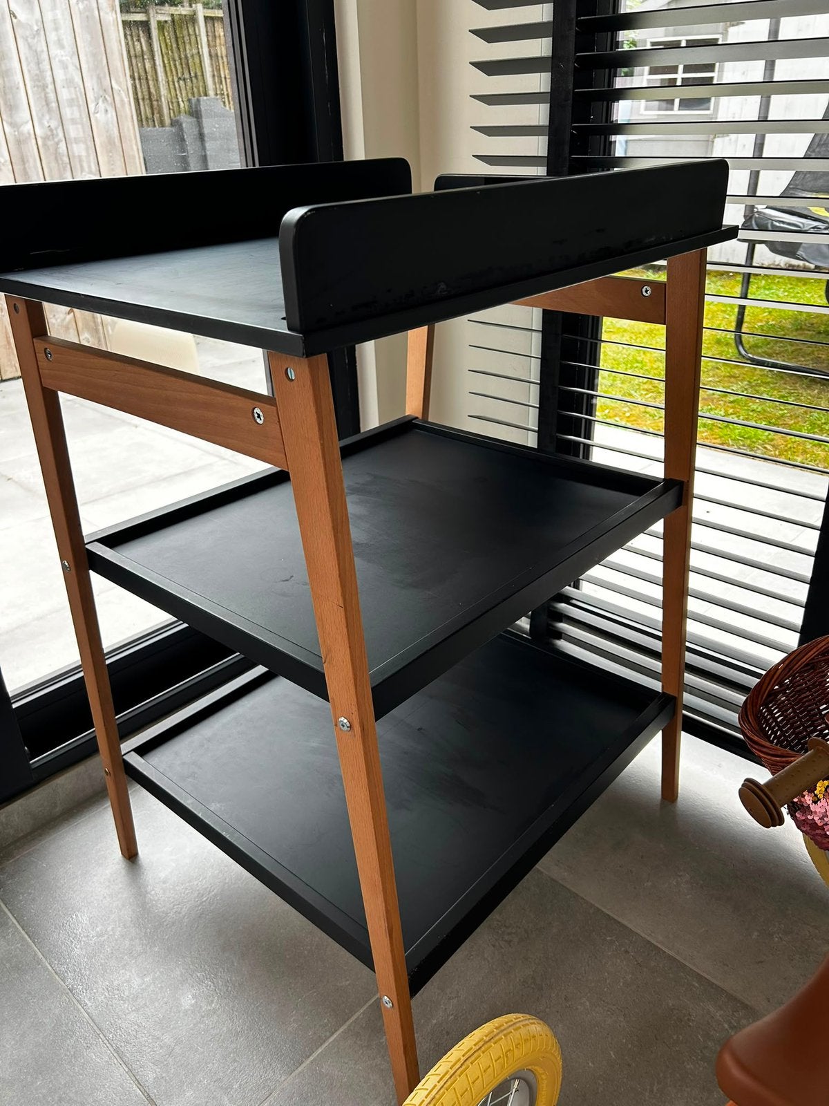 zwart/bruine luiertafel, Ophalen, Zo goed als nieuw