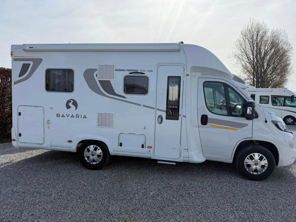 Bavaria T 650 compact lit central 6m40, Caravanes & Camping, Jusqu'à 4, 6 à 7 mètres, Fiat, Boîte manuelle