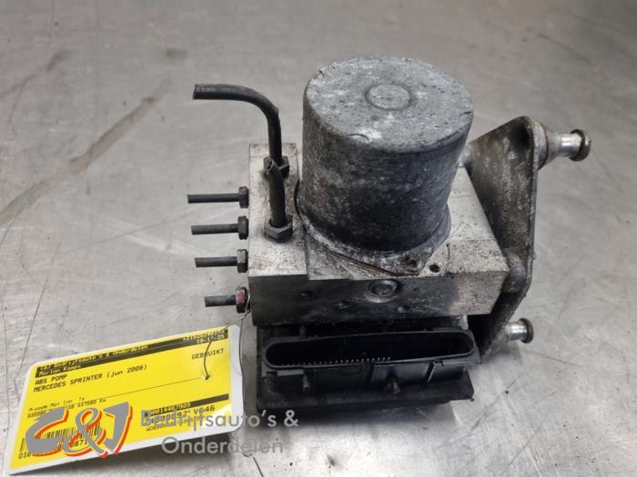 ABS Pomp van een Mercedes Sprinter, Gebruikt, -, Ophalen of Verzenden, -