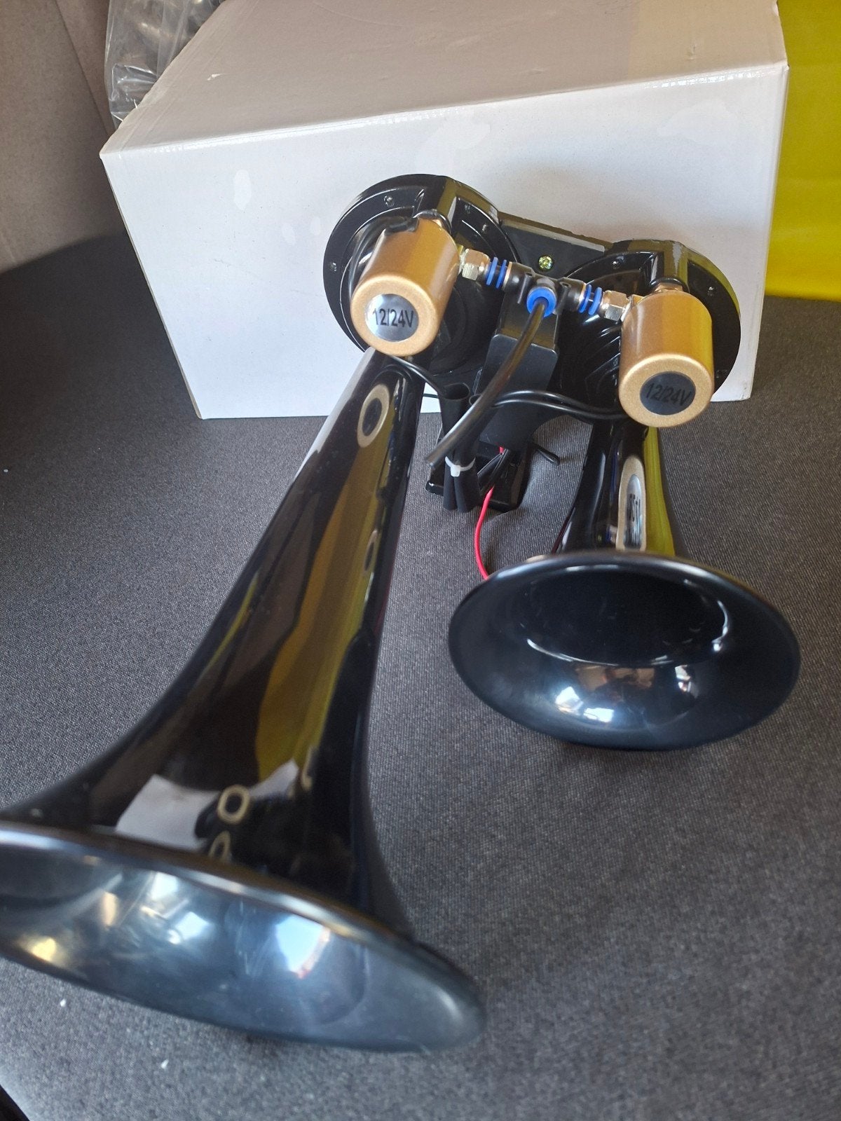 Claxon TGV 12/24v, Ophalen of Verzenden