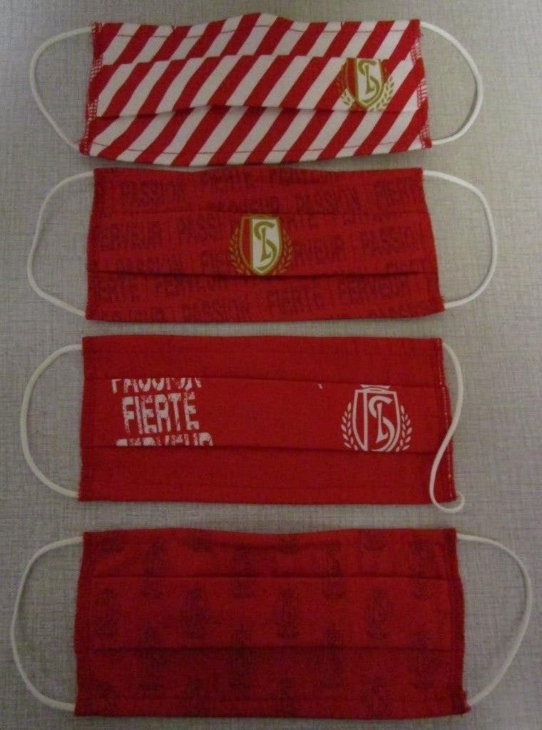 Lot de 4 masques faciaux Standard de Liège (NOUVEAUX), Enlèvement ou Envoi, Neuf, Accessoires de club