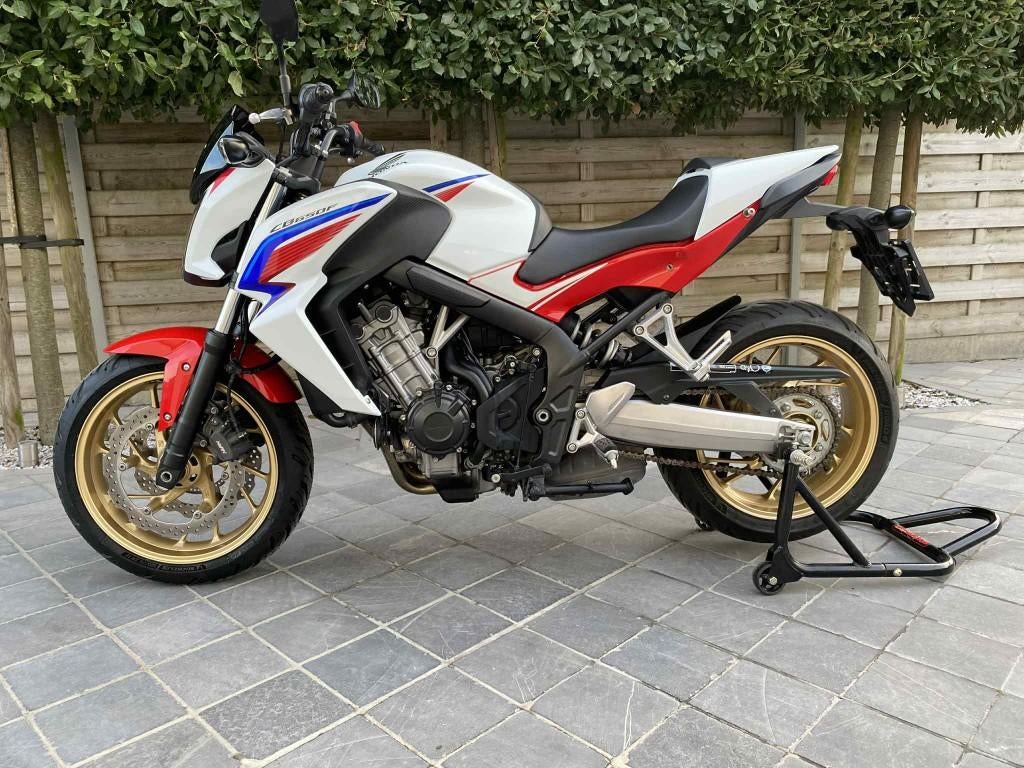 Honda cb 650f **HRC uitvoering** 8900km*** nieuwe staat ***, Motoren, Bedrijf, Meer dan 35 kW, ABS, Handgeschakeld