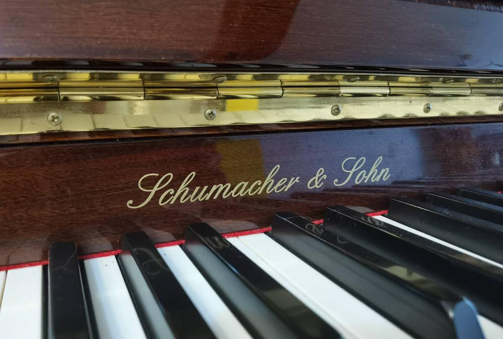 À vendre : piano droit Schumacher & Sohn (acajou brillant), Musique & Instruments, Enlèvement, Comme neuf, Piano, Brillant