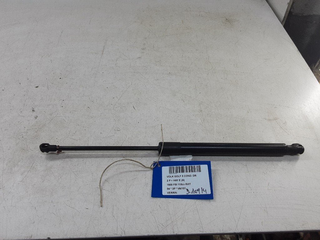 VERIN A GAZ Volkswagen Golf V (1K1) (1K6827550D), Volkswagen, Mevr. I. Hauben, Utilisé, Rue de l'Espoir 34 34
4030  GRIVEGNÉE, BE