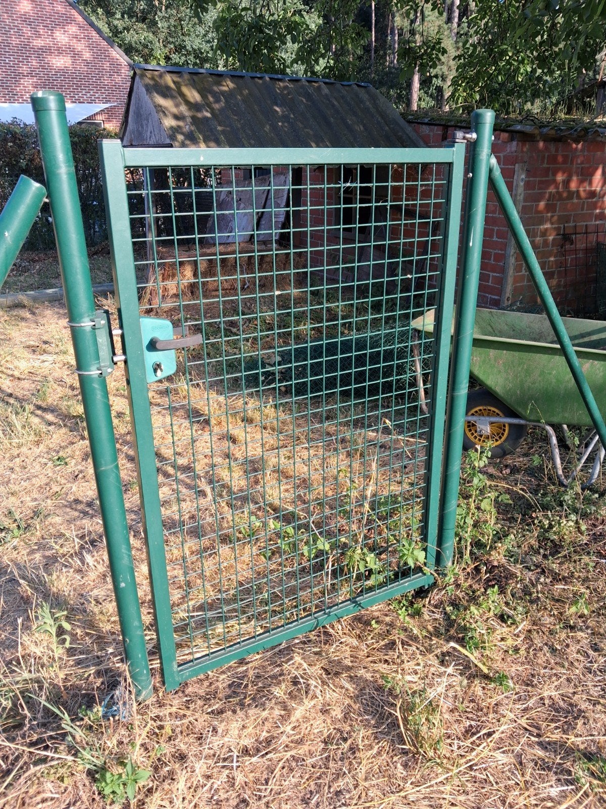 poortje groen 98 breed en 145 hoog in goede staat., Ophalen, Gebruikt, IJzer