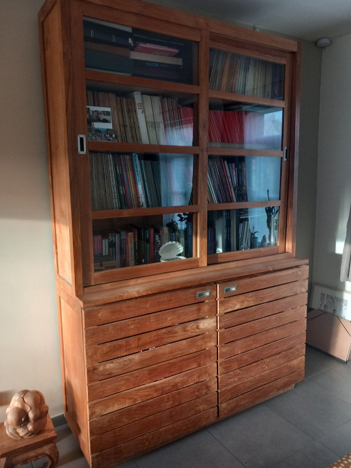 Vitrinekast teak, Ophalen, Met deur(en), 200 cm of meer, 150 tot 200 cm