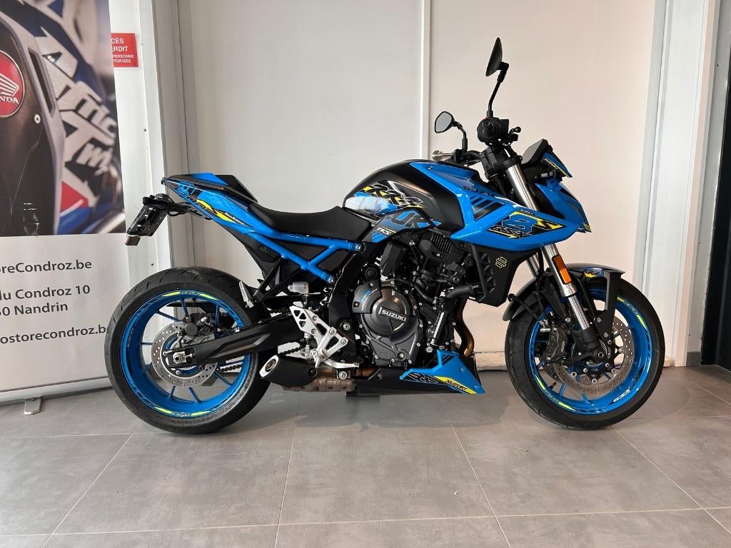 Suzuki GSX-8s Tokyo Streets, 2 cilinders, Traction Control, Occasion, Bedrijf