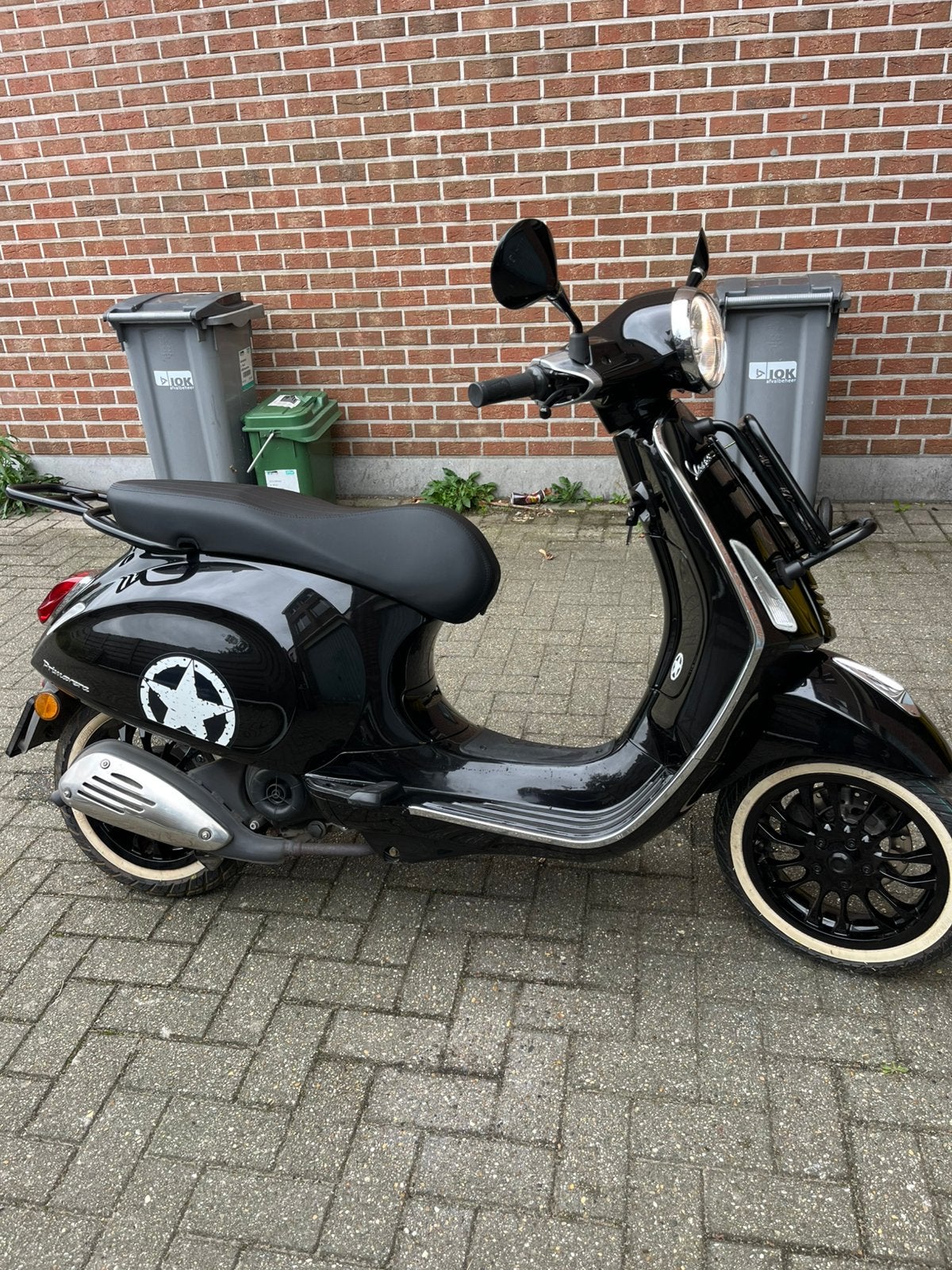 Vespa Primavera black edition, Ophalen, Zo goed als nieuw
