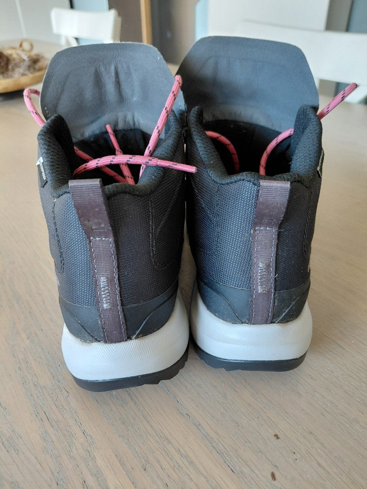 chaussures de marche, Enlèvement