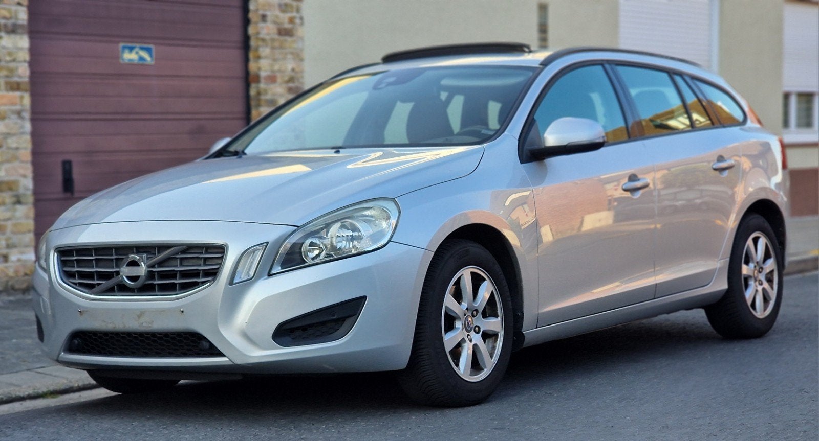 volvo V60 D2 1.6 diesel 2013 eu5b, Autos, Volvo, Capteur de lumière, Noir, 5 portes, V60