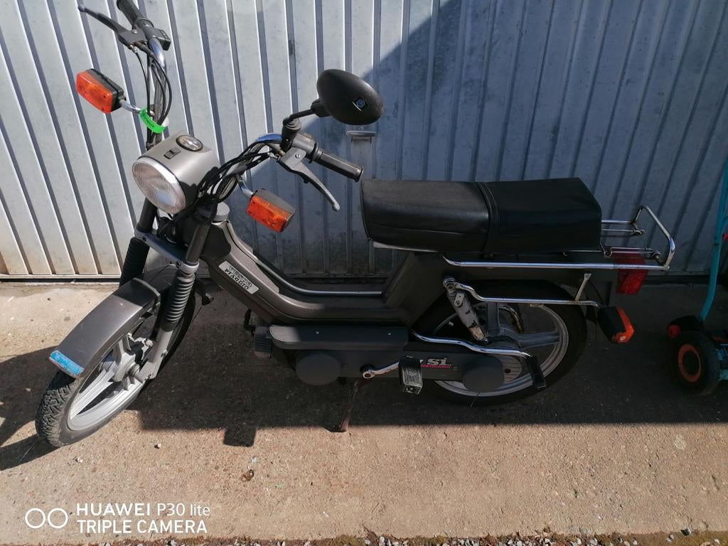 Plusieurs ancêtres mobylettes, Ophalen, Piaggio