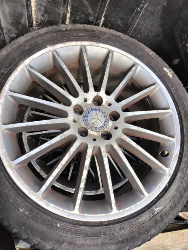 Jantes avec pneus pour Mercedes, Autos : Pièces & Accessoires, Pneus & Jantes, 245 mm, Véhicule de tourisme, Pneus été, Utilisé