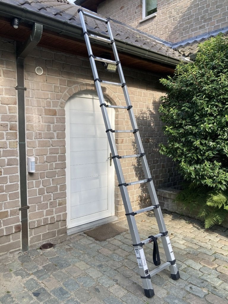 Telescoopladder 3,20 meter met softclose systeem goede staat, Ophalen