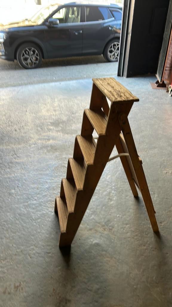 Oude ladder te koop, Doe-het-zelf en Bouw, Ladders en Trappen, Ophalen, Gebruikt, Ladder, Minder dan 2 meter