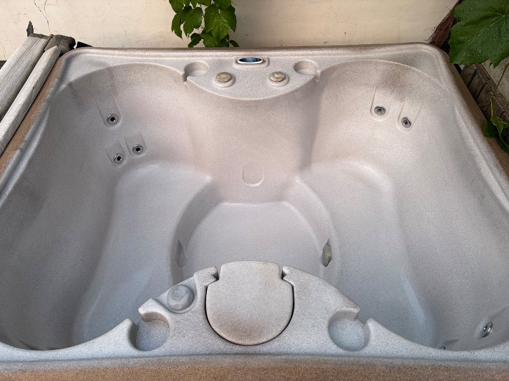 Jacuzzi 4 persoons Balboa met opwarmen d.m.v. wrijving, Ophalen, Gebruikt, Filter, Vast