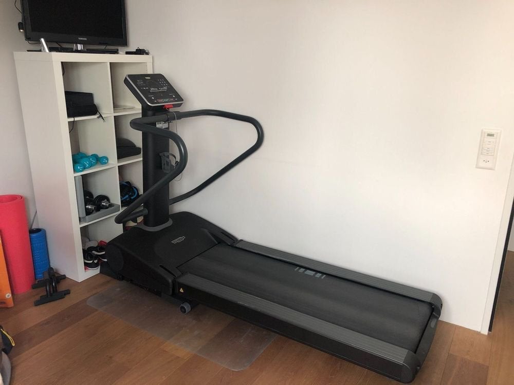 Professionele inklapbare loopband - Technogym, Ophalen, Zo goed als nieuw, Loopband