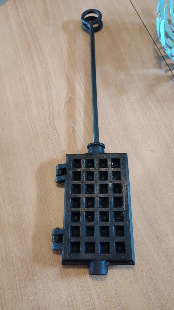 Fer à gaufre ancien, Enlèvement